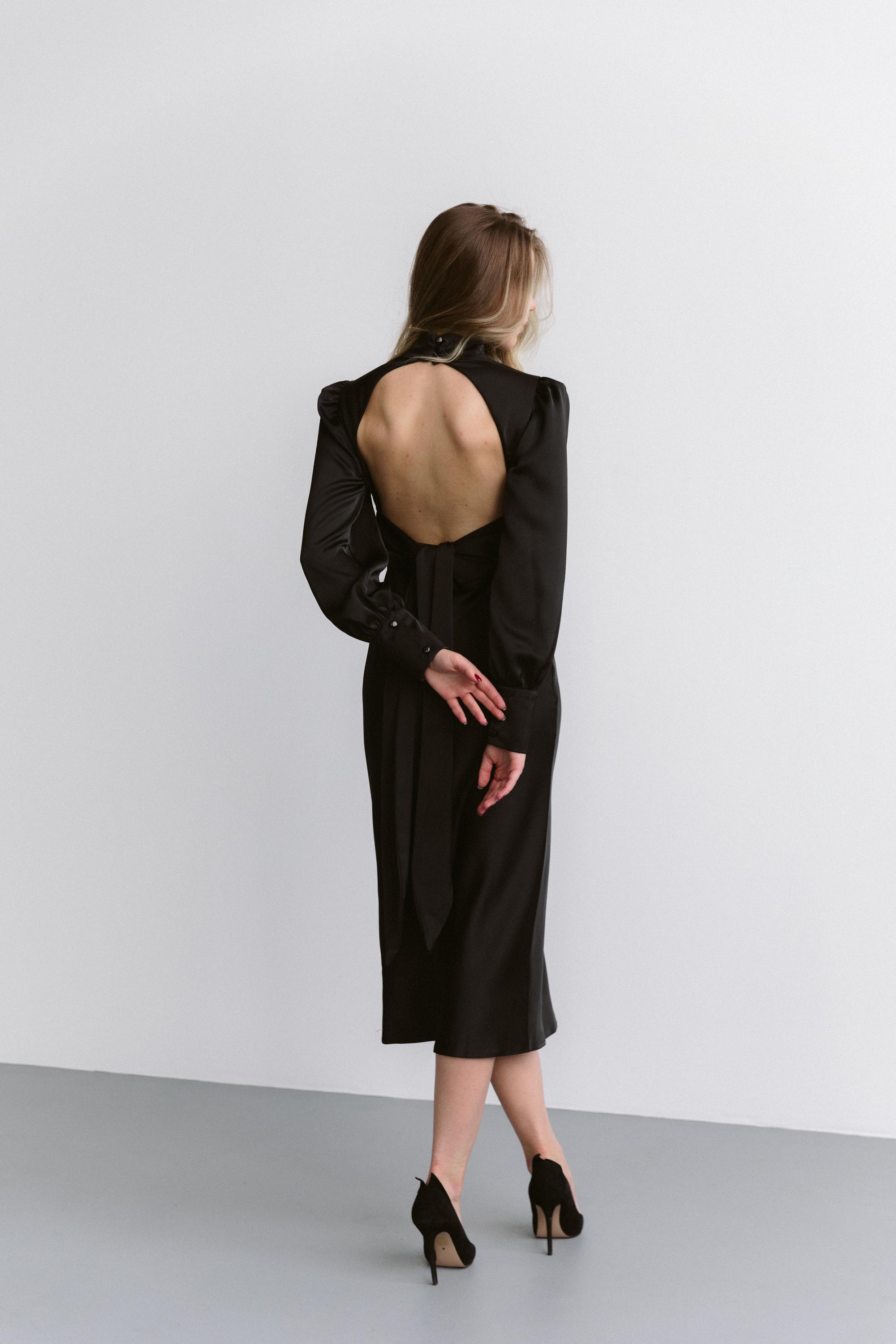 high neck long sleeve open back midaxi dress in black Vienna Long Sleeve Open Back Bodycon Formal Dress
