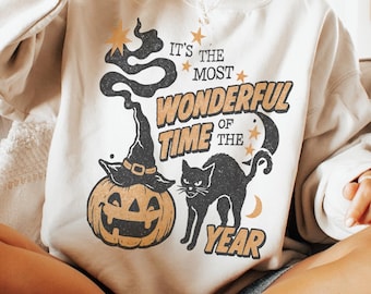 Vintage Halloween Crewneck Sweatshirt: Retro Black Cat & Pumpkin Design