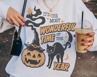 Vintage Halloween Crewneck Sweatshirt: Retro Black Cat & Pumpkin Design