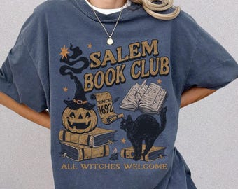 Camiseta de Halloween con colores cómodos del Club del Libro de Salem: Camiseta espeluznante y literaria