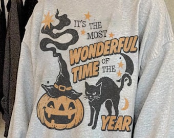 Vintage Halloween Crewneck Sweatshirt: Retro Black Cat & Pumpkin Design