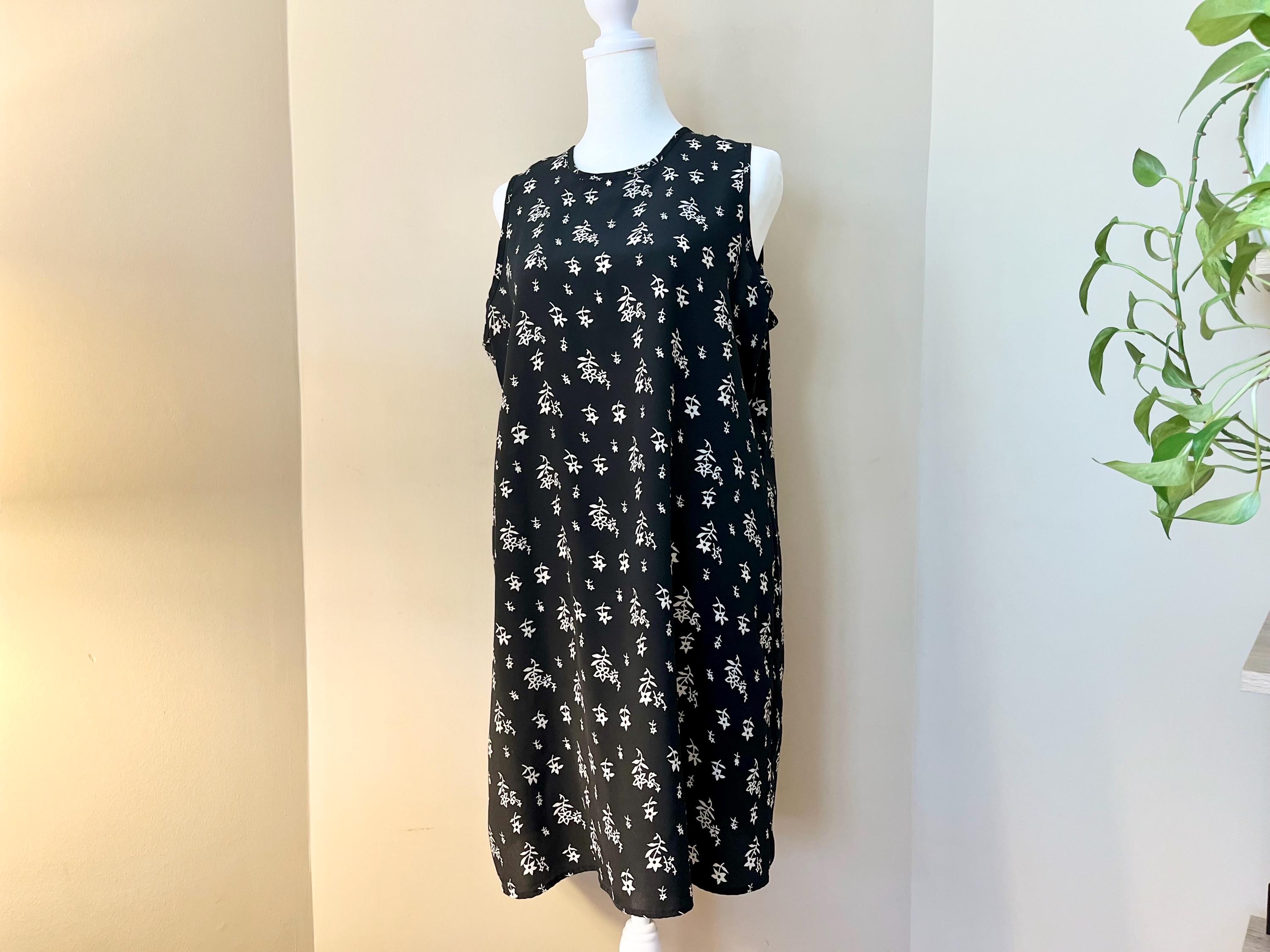 90s Black Floral Dress by Gloria Vanderbilt | Made in Canada | Size M - Etsy 90s Black Floral Dress by Gloria Vanderbilt | Made in Canada | Size M - Etsy