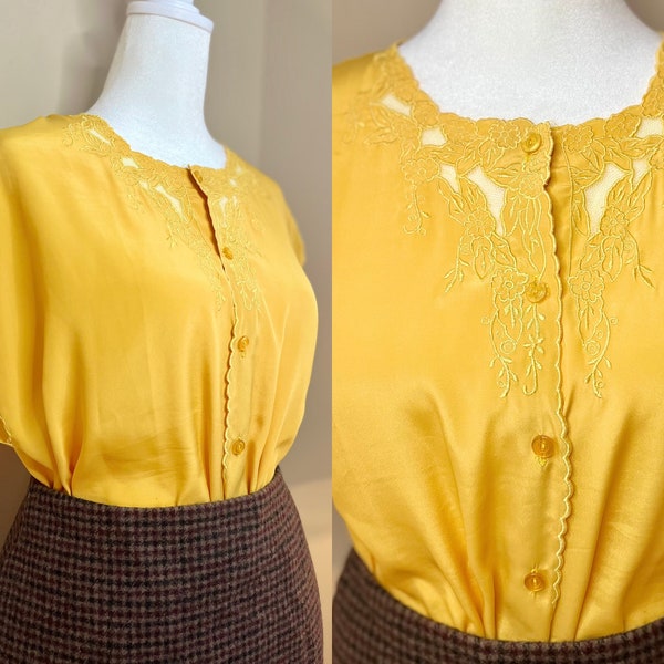 80s Yellow Floral Lace Button Front Blouse by Elite | Size M-L