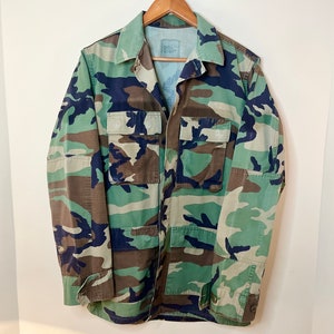 Woodland Camoflauge Army Surplus Lightweight Jacket | Made in USA | Size S-M