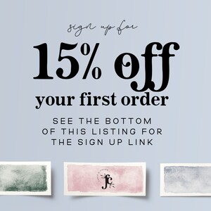 K&ouml;nnte beinhalten: Hellblauer Hintergrund mit dem Text "Melden Sie sich an und erhalten Sie 15% Rabatt auf Ihre erste Bestellung". Darunter drei Aquarellrechtecke in Gr&uuml;n, Rosa und Blau.