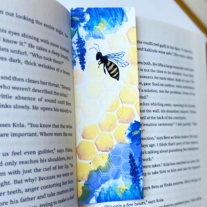 Honey Bee Flowers Bookmark - Honeycomb Bee Bookmarks Printable - Floral ...