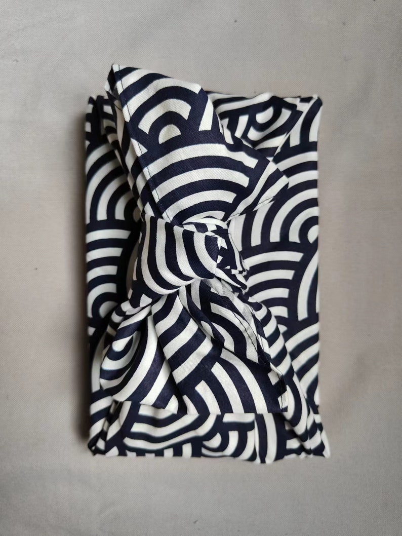 Furoshiki algodón estampado motivo tradicional japonés, papel cadeau. Emballage japonés imagen 3