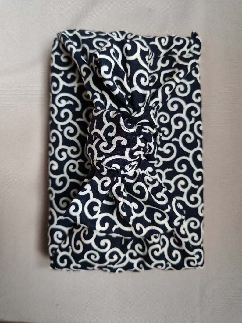 Furoshiki en coton imprimé, motif traditionnel japonais, papier cadeau. Emballage japonais image 4