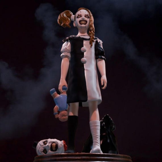 Terrifier 2 Little Pale Girl フィギュア Amazon.com: Mezco - Terrifier 2 - LDD Presents - Little Pale