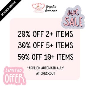 Op de afbeelding: Een roze promotieafbeelding met tekst die een uitverkoop aankondigt. De tekst luidt "20% KORTING OP 2+ ITEMS", "30% KORTING OP 5+ ITEMS" en "50% KORTING OP 10+ ITEMS". De afbeelding bevat ook de woorden "Hot SALE" en "LIMITED OFFER".