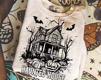 Halloween Shirt Design PNG Vintage Haunted House Retro Black White Orange PNG Grunge Distressed Horror Night Trendy Halloween Spooky Season