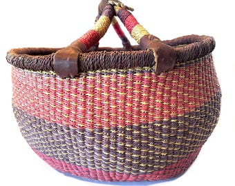 ピンクと紫の大きな楕円形のアフリカのボルガバスケット