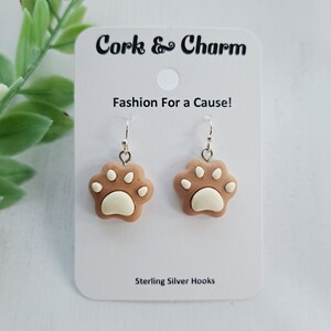 Pendientes de plata con estampado de pata marrón l Regalo de los amantes de los gatos l Regalo de la mamá del gato l Regalo de los amantes de los perros l Regalo de la mamá del perro l Pendientes de plata de ley