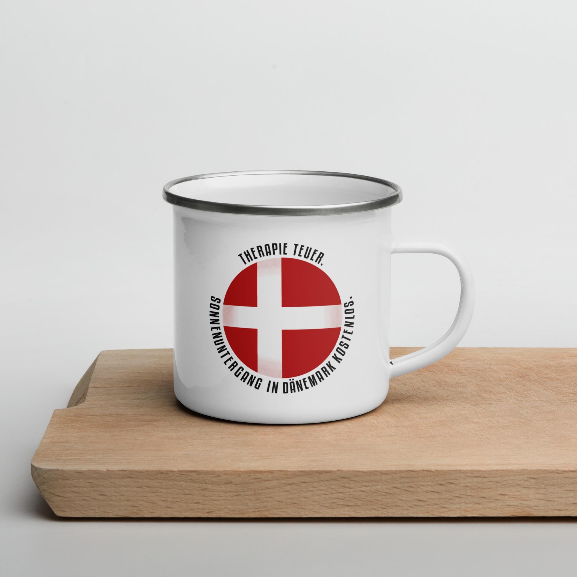 Skandinavische Emailletasse mit Spruch und dänischer Flagge, Geschenkidee Dänemark, Hygge Tasse für Kaffee & Tee