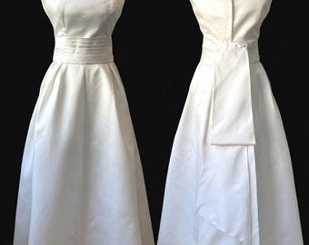 Zapatilla vintage de satén para vestido de novia o de baile, circa 1960 – Espalda Watteau