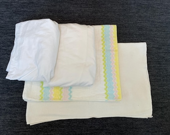 Vintage 1980s Baby Bedding Set - Blankets and Sheets