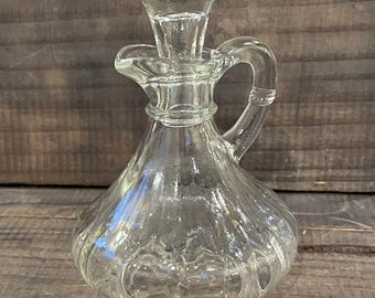 Vintage 1960s Anchor Hocking cruet with stopper, pattern 171F, Optic