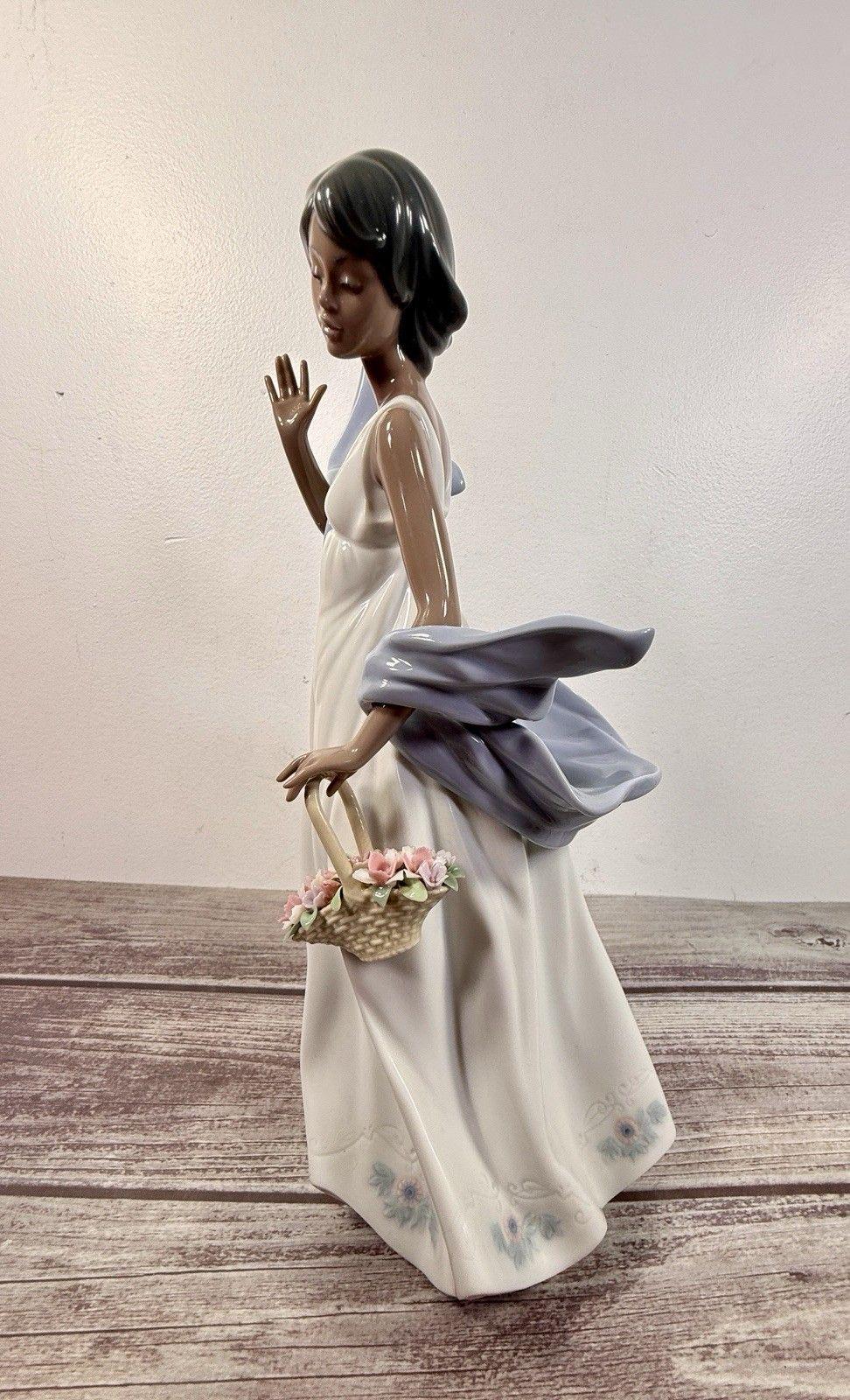 Lladro BLACK LEGACY Winds of Romance #6783 Brisa Romántica MINT