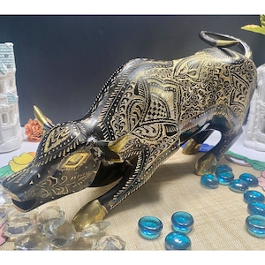 Bull handcrafted carved bronze, Pakistani, 11 3/4&quot; length, magnificent figurine. Perfect condition!