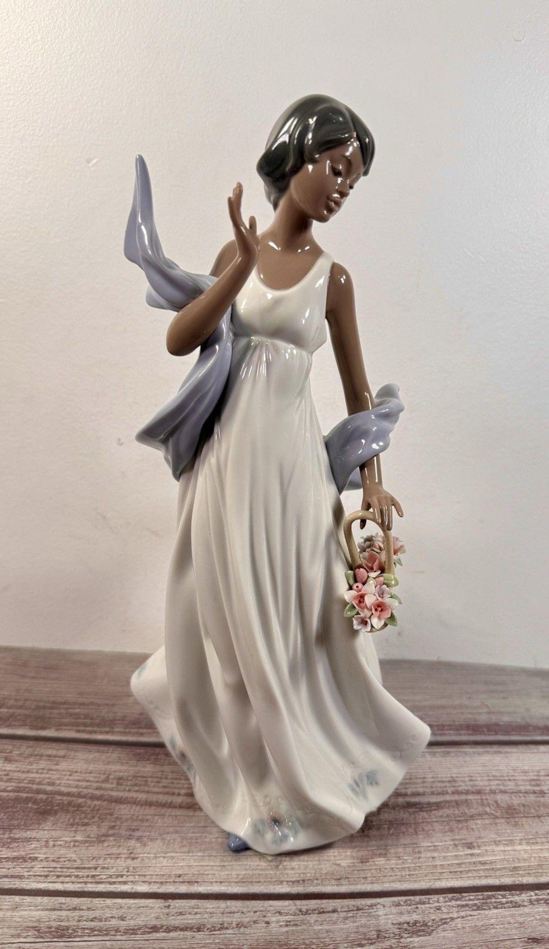 Lladro BLACK LEGACY Winds of Romance #6783 Brisa Romántica MINT