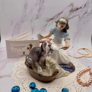 Lladro &quot;Take your Medicine&quot; Porcelain Figurine - Retired #5921