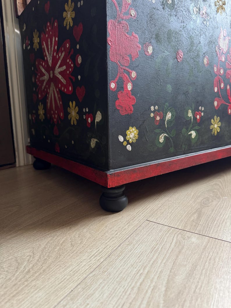 Large Vintage Hungarian Hand-Painted Folk Blanket Box / Toy Storage Chest image 11