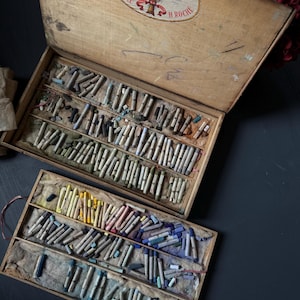 Rare Pre-1908 Henri Roché Pastels – Antique Wooden Box, Collectible Vintage Art Supply, One-of-a-Kind Rare Artist Materials