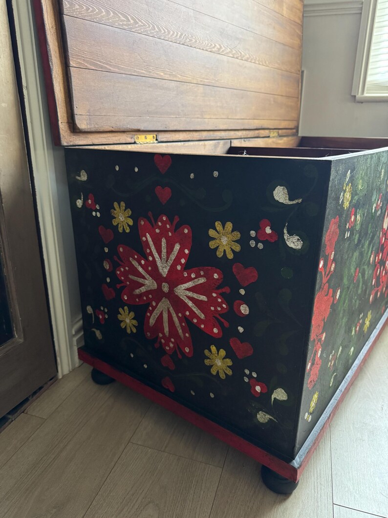 Large Vintage Hungarian Hand-Painted Folk Blanket Box / Toy Storage Chest image 10