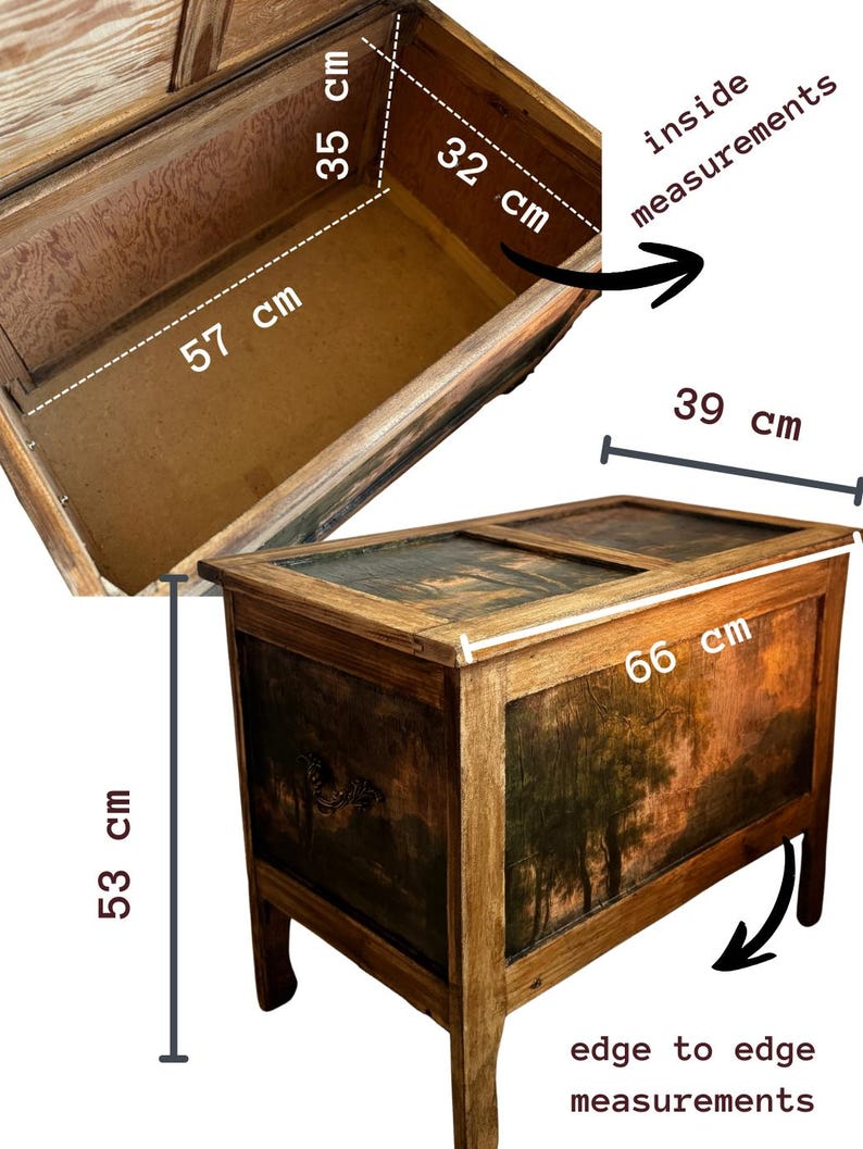 Peut inclure: Un coffre en bois avec une finition sombre, orn&eacute; d'une peinture de paysage sur le devant. Le coffre mesure 66 cm de large, 53 cm de haut et 39 cm de profondeur. Les dimensions int&eacute;rieures sont de 57 cm de long, 32 cm de large et 35 cm de haut.