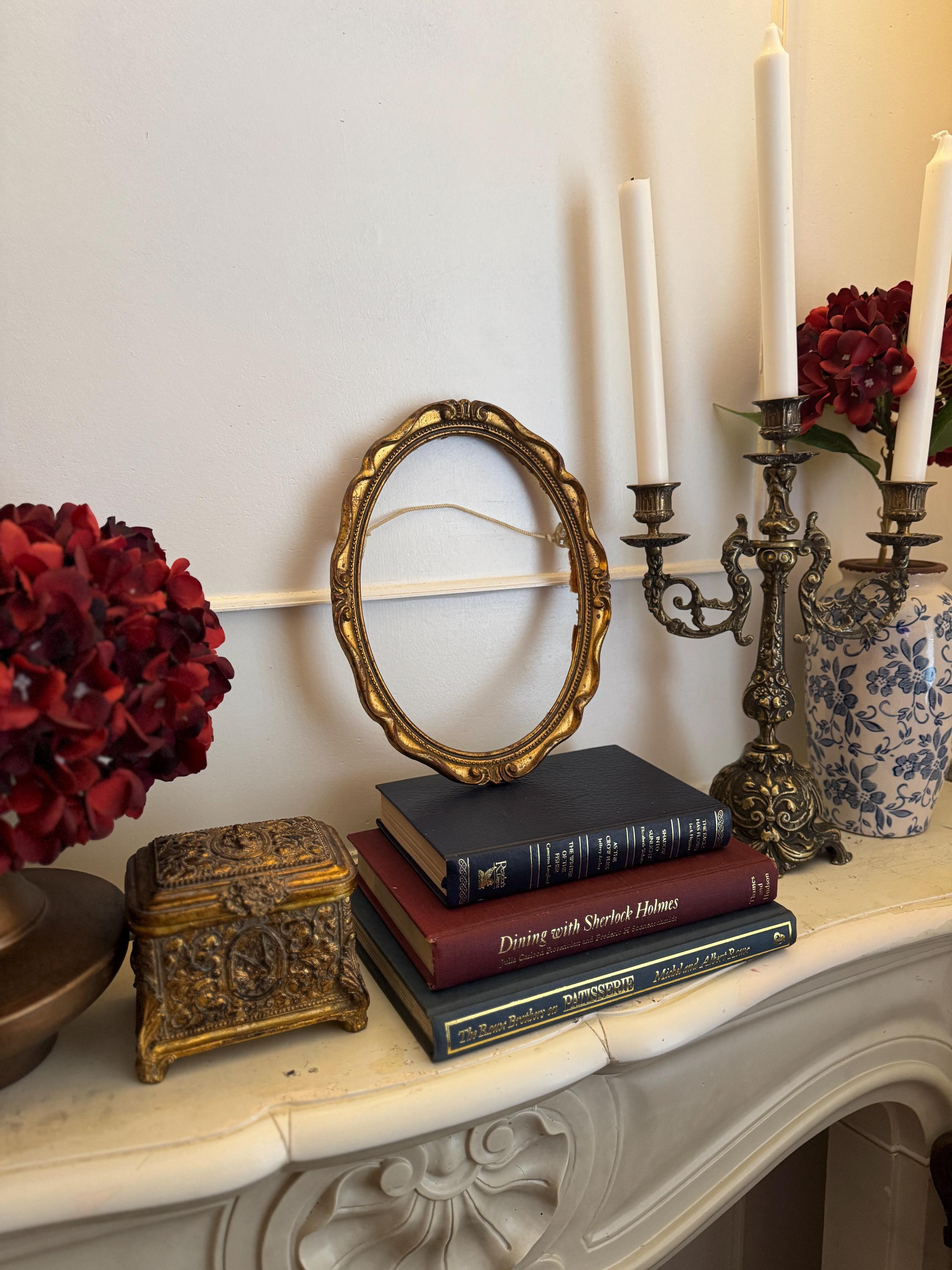 ヴィンテージオーバルゴールドギルトフレーム：装飾アンティーク