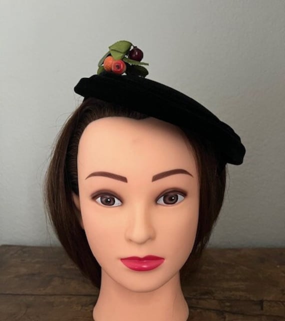 Vintage Noreen Fashions Black Velvet Fascinator