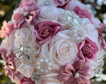 Ramos de quince, bouquet di fiori per i dolci 16 anni