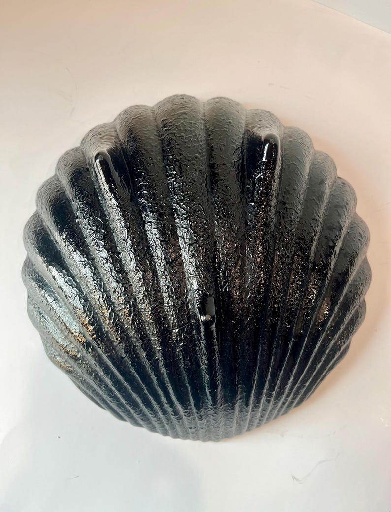 Small Patterned Ridged Shell Vintage Black Shell Bowl With Feet - Etsy Canada