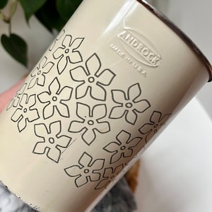 Flower Power Androck Sifter