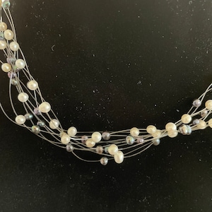Vintage floating faux Pearl necklace