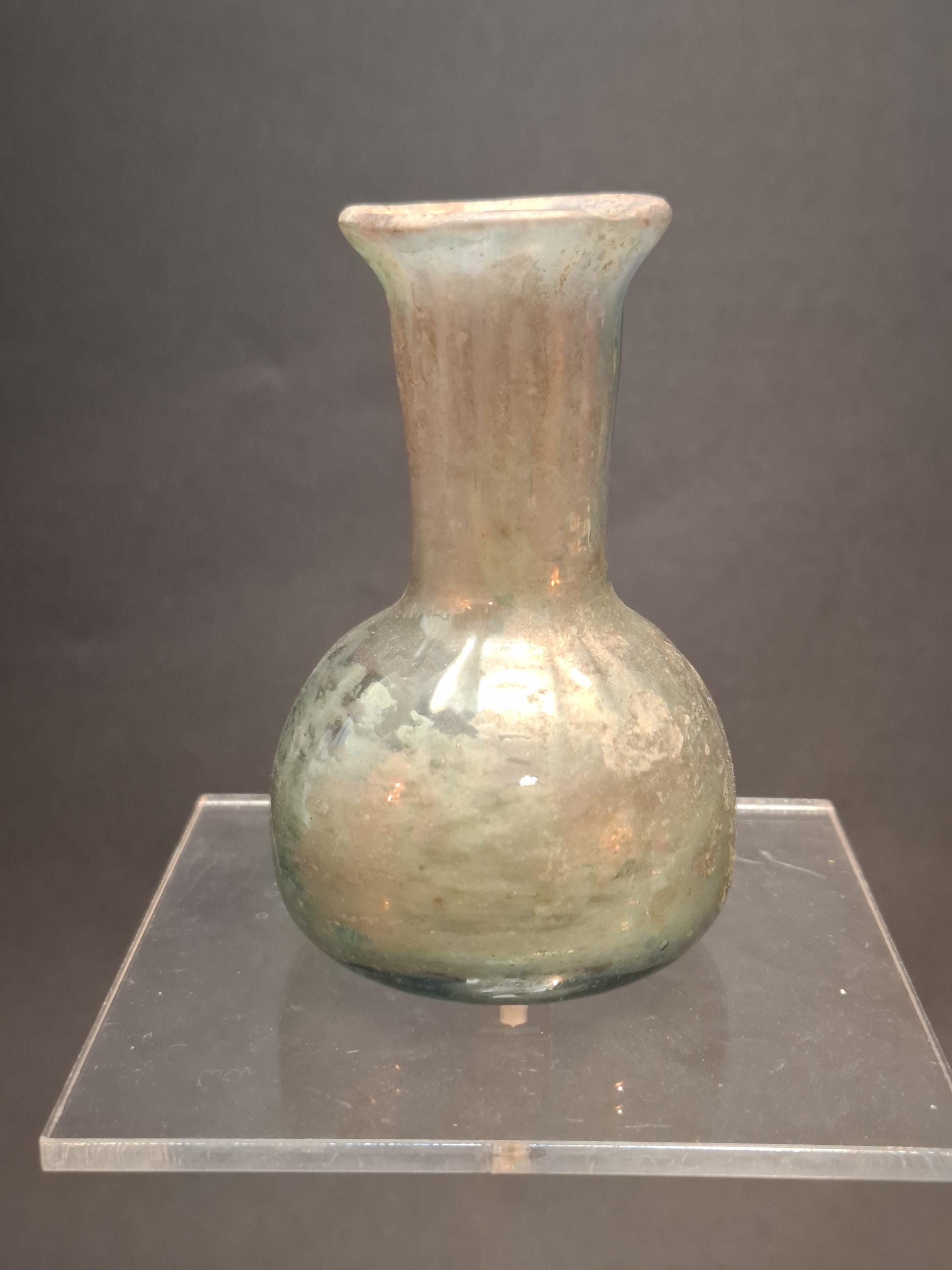 ローマのガラス瓶（西暦 1 世紀～ 4 世紀） | 9.5 cm (3.74 インチ