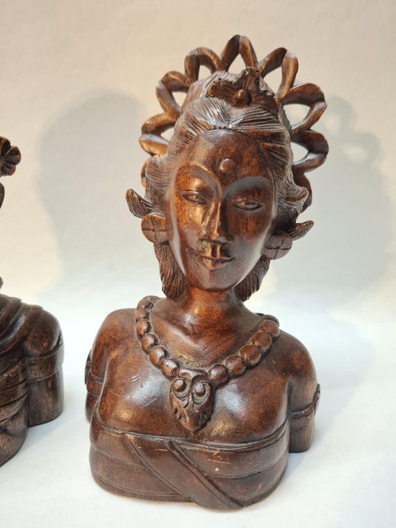 インドネシア伝統木製彫刻 2体セット インドネシア木製彫刻 2体セット インドネシア バリ島伝統品 木彫りの