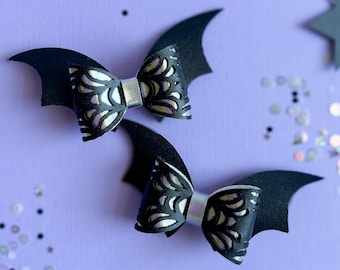 Bat Pigtail Bow, Silver Bat Hair Clip, Bat Hair Tie, Spooky Hair Clip, Halloween Hair Bow, Toddler Spooky Bow, Silver Bat Bow, Girls Bat Bow