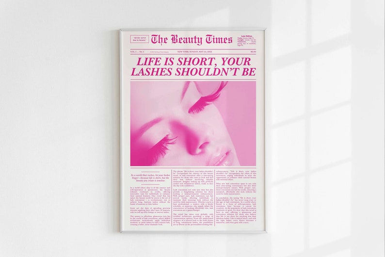 Peut inclure: Une affiche rose et blanche avec le titre "La vie est courte, vos cils ne devraient pas l'&ecirc;tre." L'affiche pr&eacute;sente un gros plan d'un &oelig;il de femme avec de longs cils.