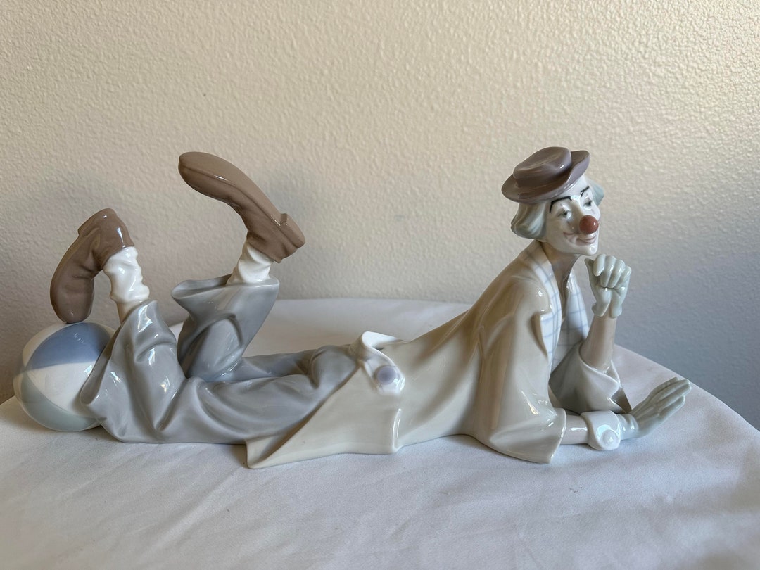 Lladro Porcelain Figurine Clown With a Ball,salvador Furio Designer