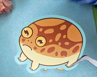 Reggie the Common Rain Frog Vinyl sticker  | Frogcore, cottagecore, toad, brown frog, silly frog, Frog sticker, vinyl sticker