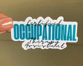 Pode incluir: Etiqueta branca com o texto "Certified Occupational Therapy Assistant" em letras pretas e azuis.