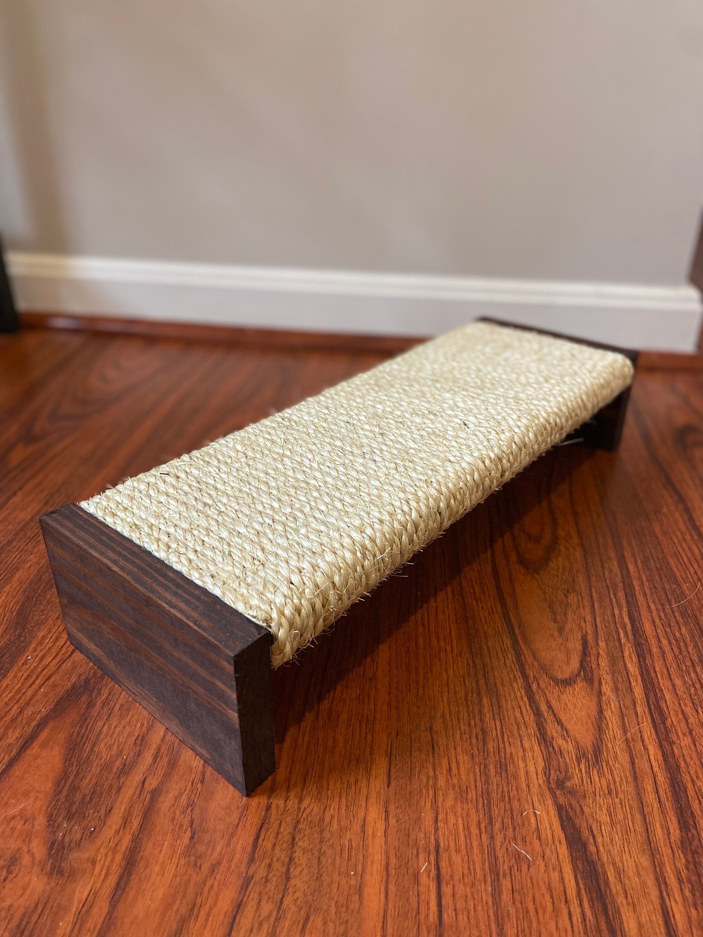 Cat scratch clearance mat for stairs