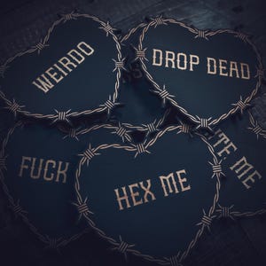 Corazones de conversación: Grabado en madera / Decoración gótica de Halloween / Galería de pared espeluznante