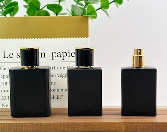 Black Glass Perfume Spray Bottle, 30ml or 50ml Refillable Twist Atomizer for Fragrance, Cosmetic and Body Mist Packaging