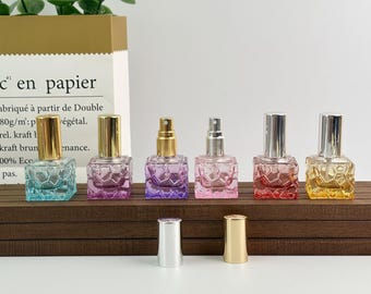 10ml återfyllningsbar parfymsprayflaska, färgad präglad glasförstärkare, guld- eller silversprayflaska, minidoftflaska för resor, vintagestil