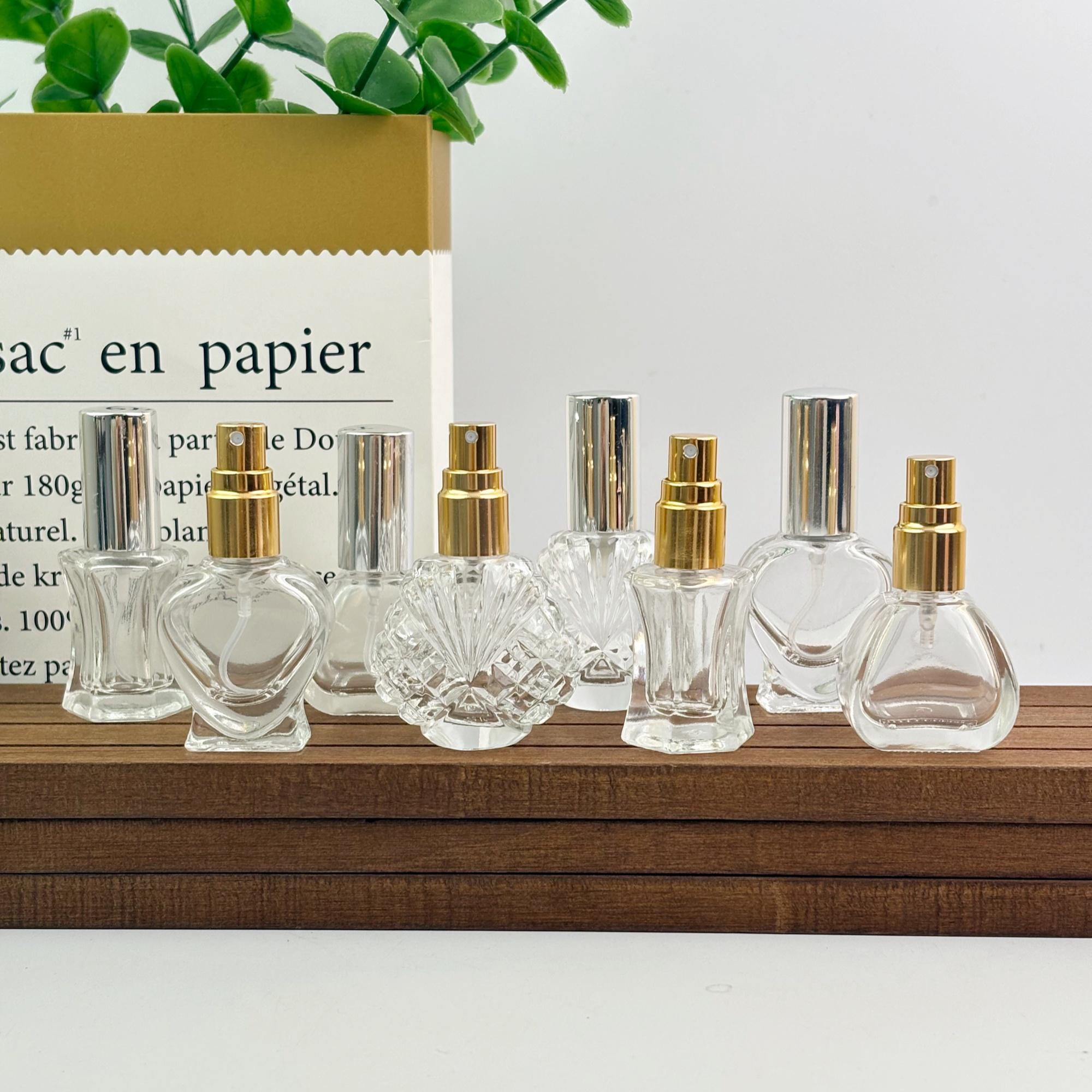 10ml Glasparfüm Sprühflasche, nachfüllbarer Mini Zerstäuber, Vintage Duftflasche in Herzschale und Retro Formen, leere Sprühgläser
