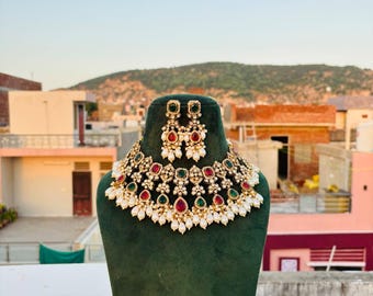 Conjunto de collar Kundan verde esmeralda: joyería nupcial polki inspirada en Sabyasachi