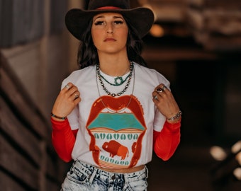 Buffalo Lips Graphic Tee