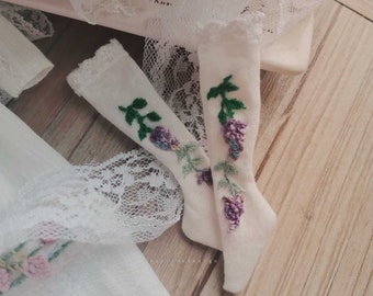 Grape Embroidered Doll Socks: 1/6 BJD Blythe, Azone S, FR PP Momoko
